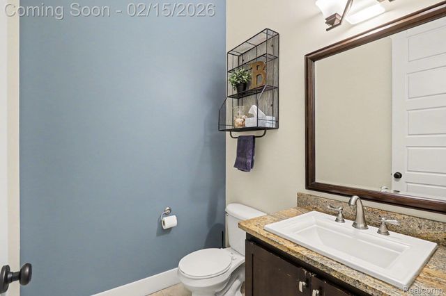 451 Oak Arbor Circle E, Oakland Charter Township, MI 48306