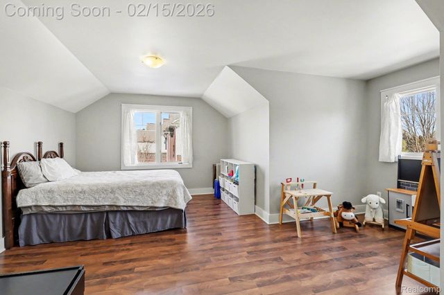 451 Oak Arbor Circle E, Oakland Charter Township, MI 48306