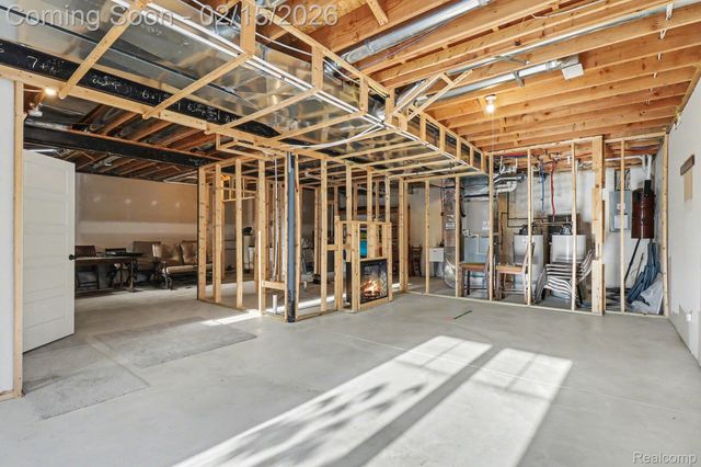 451 Oak Arbor Circle E, Oakland Charter Township, MI 48306