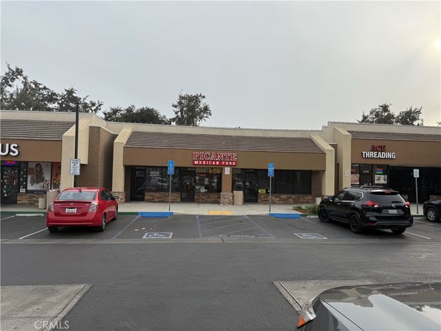 1251 N Lake Avenue, Pasadena, CA 91104