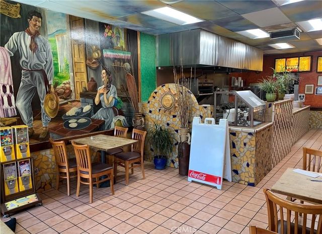 1251 N Lake Avenue, Pasadena, CA 91104