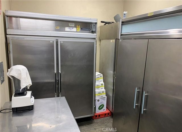 1251 N Lake Avenue, Pasadena, CA 91104