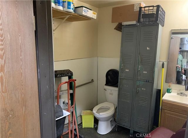 1251 N Lake Avenue, Pasadena, CA 91104