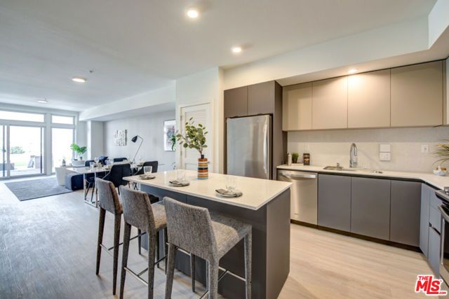 515 W Broadway 342, Glendale, CA 91204