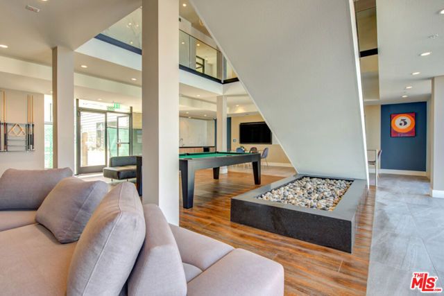 515 W Broadway 342, Glendale, CA 91204