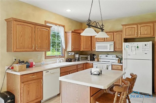 8405 Indian Lake Drive, Findlay, OH 45840