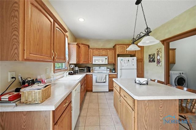 8405 Indian Lake Drive, Findlay, OH 45840