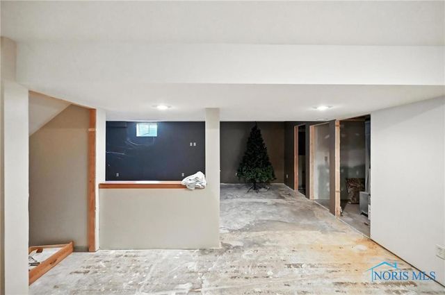 8405 Indian Lake Drive, Findlay, OH 45840