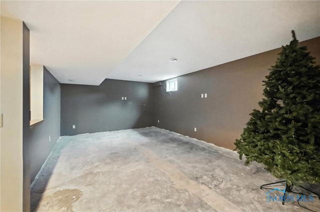 8405 Indian Lake Drive, Findlay, OH 45840