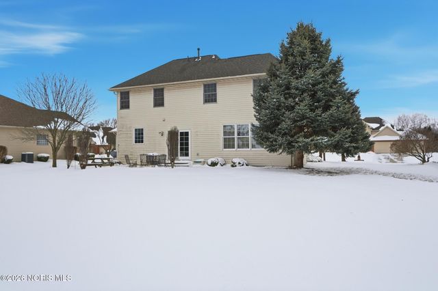 8405 Indian Lake Drive, Findlay, OH 45840