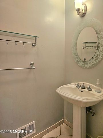655 Laurel Avenue, Holmdel, NJ 07733