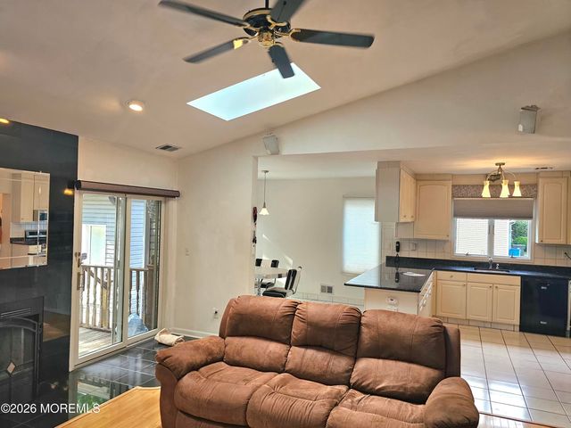 655 Laurel Avenue, Holmdel, NJ 07733