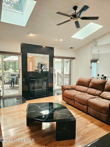 655 Laurel Avenue, Holmdel, NJ 07733