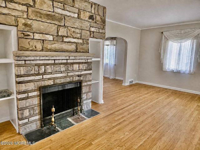 655 Laurel Avenue, Holmdel, NJ 07733