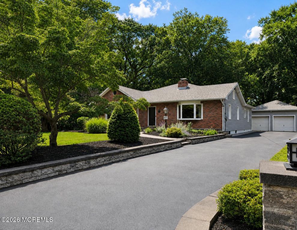 655 Laurel Avenue, Holmdel, NJ 07733