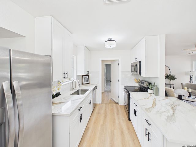 5906 GABOR DR, San Antonio, TX 78240