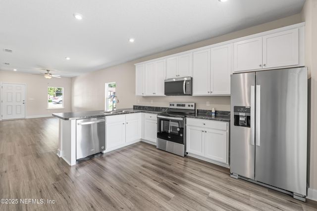 8764 BUTTERCUP Street, Jacksonville, FL 32210