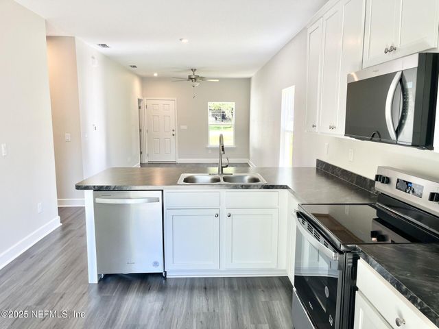 8764 BUTTERCUP Street, Jacksonville, FL 32210