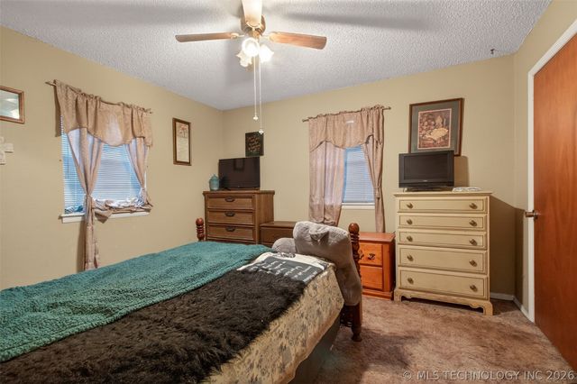 122 S Whitaker Street, Pryor, OK 74361