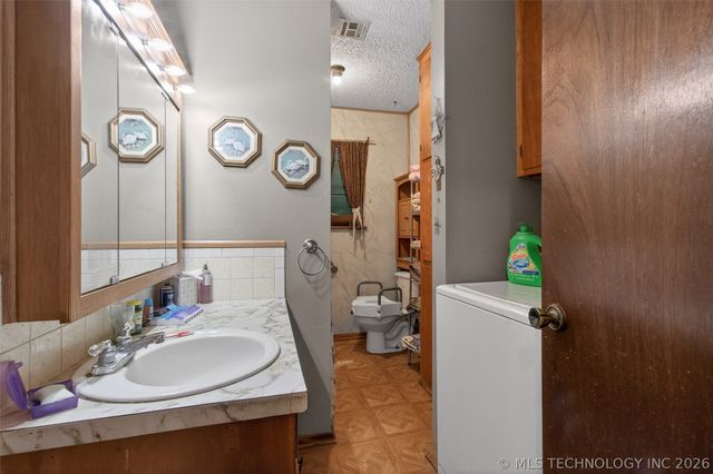 122 S Whitaker Street, Pryor, OK 74361