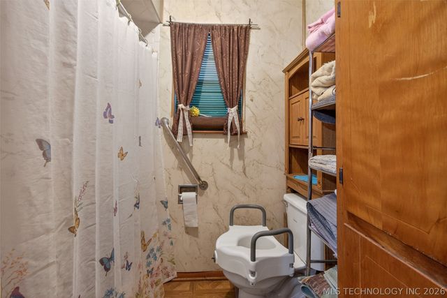 122 S Whitaker Street, Pryor, OK 74361