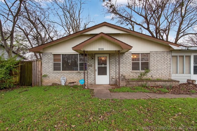 122 S Whitaker Street, Pryor, OK 74361