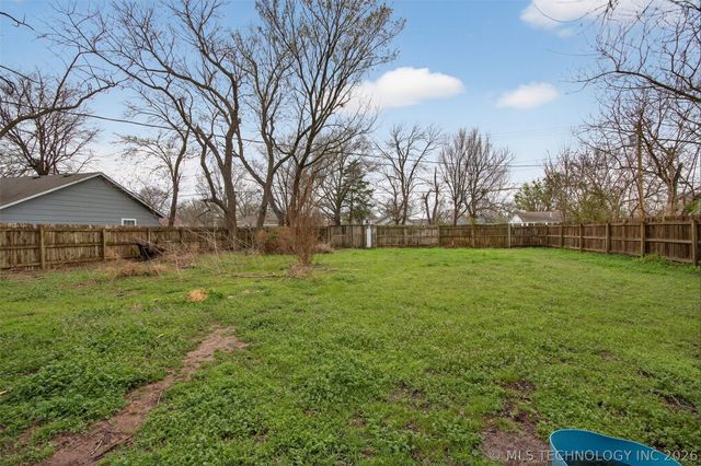 122 S Whitaker Street, Pryor, OK 74361