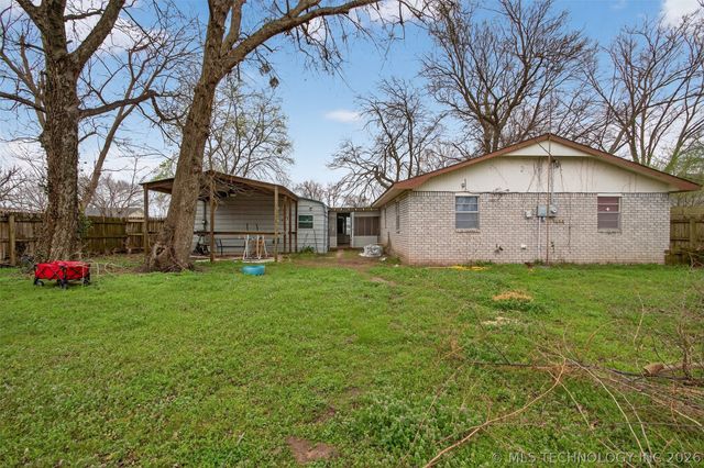 122 S Whitaker Street, Pryor, OK 74361