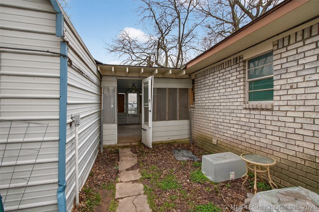 122 S Whitaker Street, Pryor, OK 74361