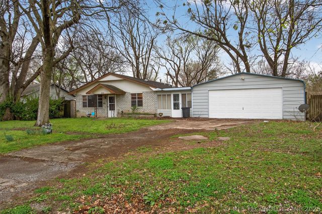 122 S Whitaker Street, Pryor, OK 74361