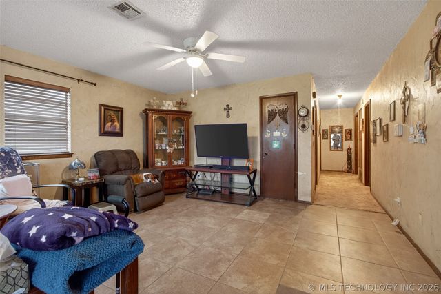 122 S Whitaker Street, Pryor, OK 74361