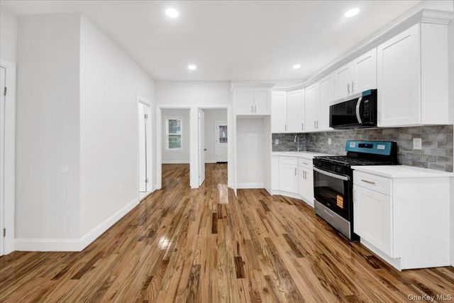 2886 Randall Avenue, Bronx, NY 10465