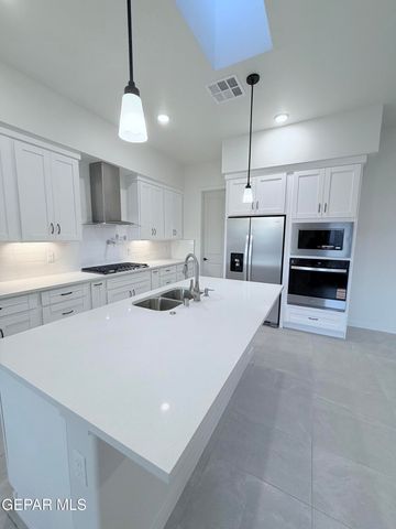 805 FAIRFORD Place, El Paso, TX 79928