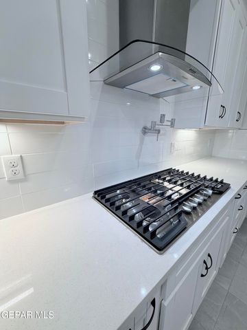 805 FAIRFORD Place, El Paso, TX 79928