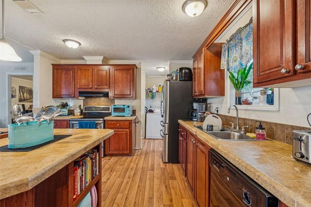 27435 HOLIDAY DRIVE, Dade City, FL 33525