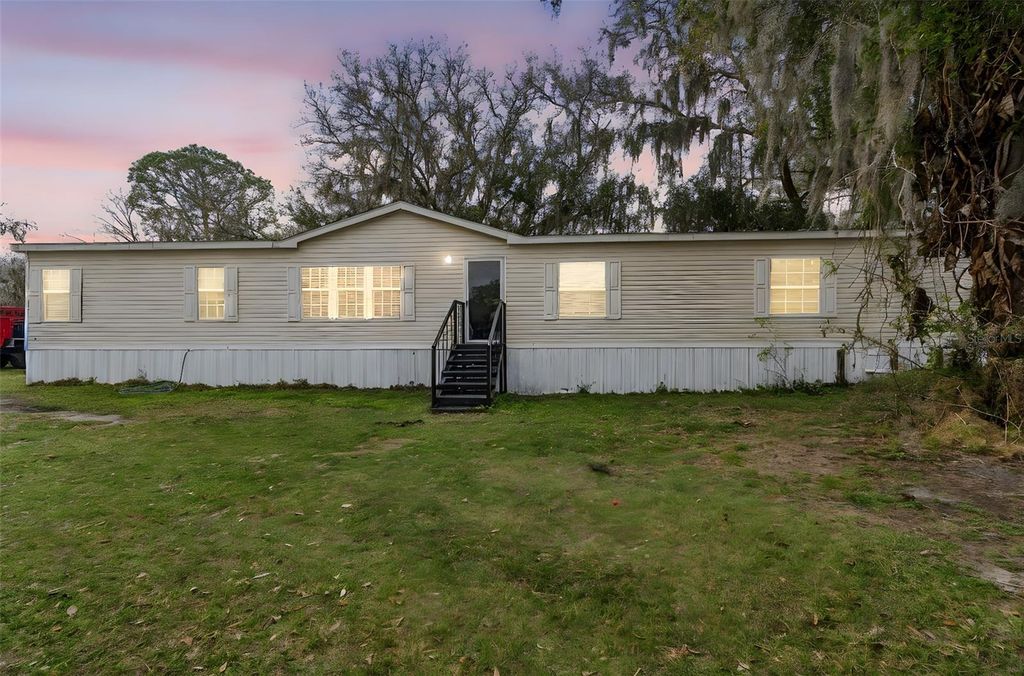 27435 HOLIDAY DRIVE, Dade City, FL 33525