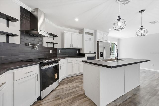672 SW NEWARK DRIVE, Fort White, FL 32038