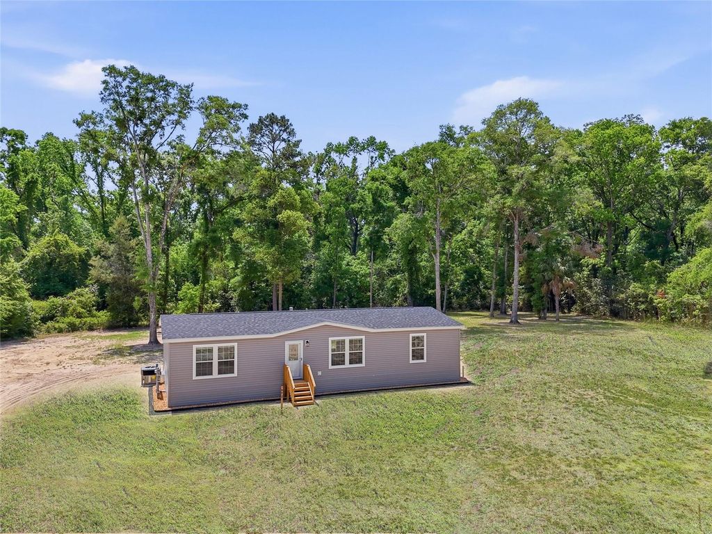 672 SW NEWARK DRIVE, Fort White, FL 32038