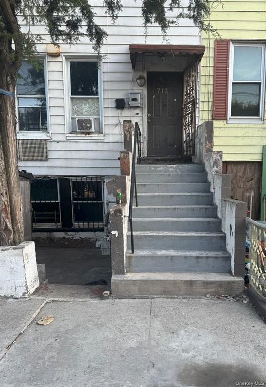 712 E 134th Street, Bronx, NY 10454 — exterior