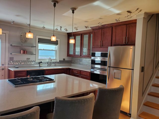 220 N Grace Street, Lombard, IL 60148