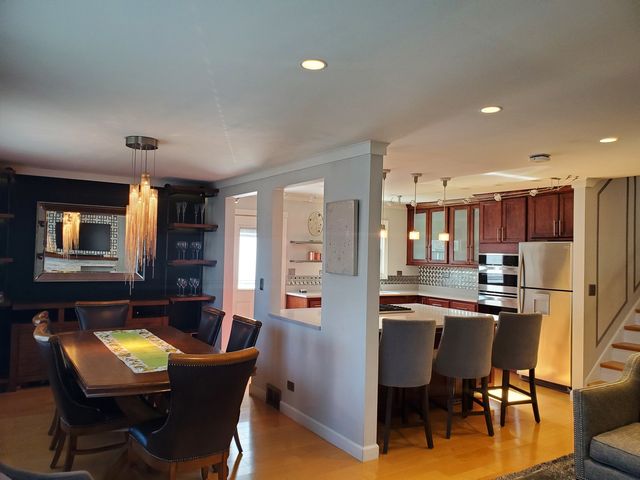 220 N Grace Street, Lombard, IL 60148