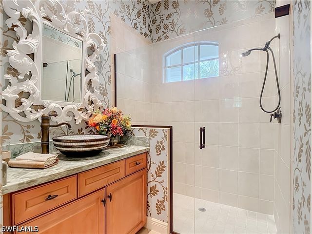15516 Monterosso LN 101, Naples, FL 34110