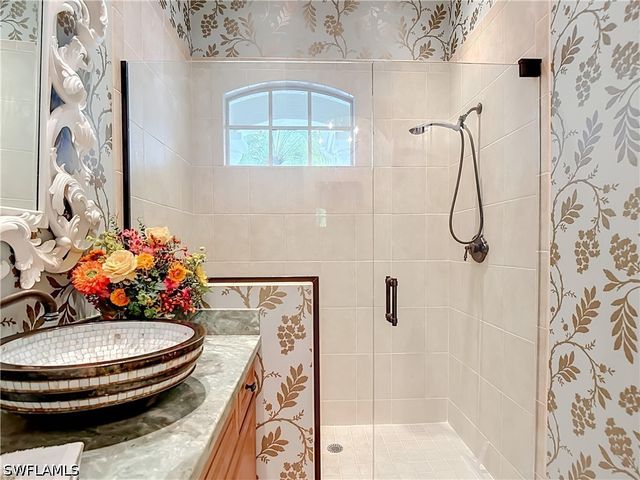 15516 Monterosso LN 101, Naples, FL 34110