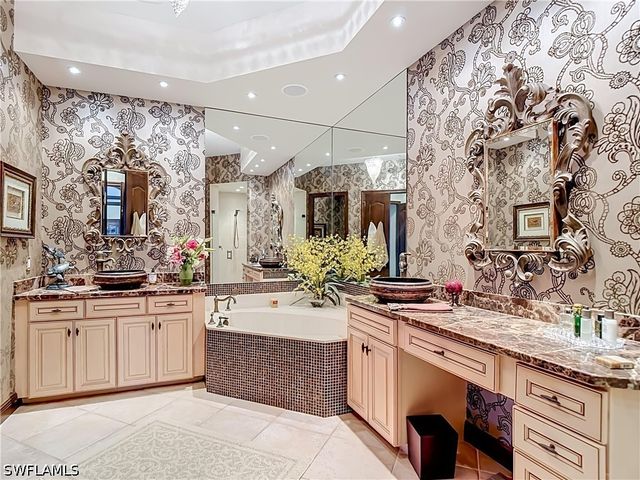 15516 Monterosso LN 101, Naples, FL 34110