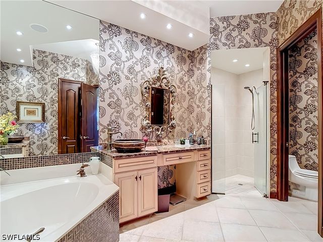 15516 Monterosso LN 101, Naples, FL 34110