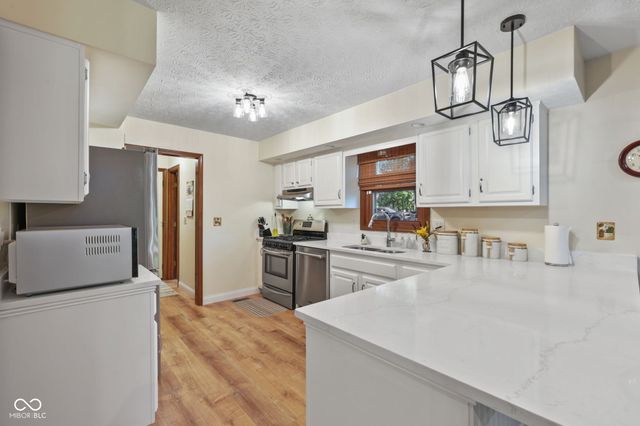 1901 Skyline Drive, Greenwood, IN 46143