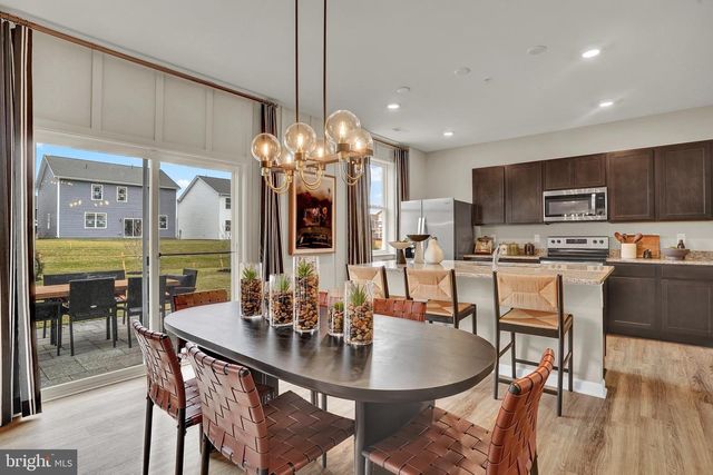 246 ECLIPSE ST, Charles Town, WV 25414