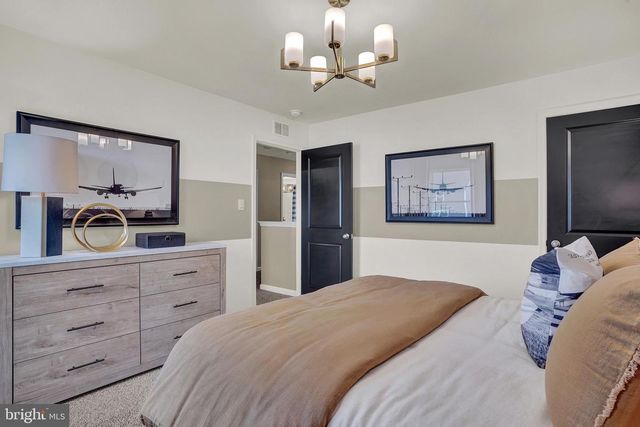 246 ECLIPSE ST, Charles Town, WV 25414