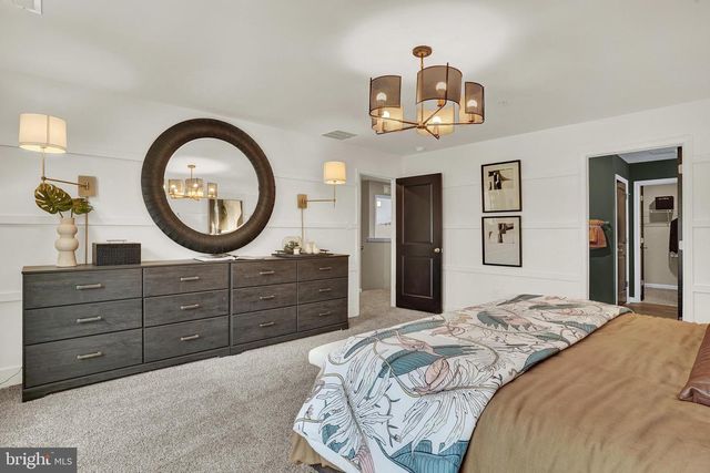 246 ECLIPSE ST, Charles Town, WV 25414