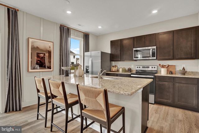 246 ECLIPSE ST, Charles Town, WV 25414